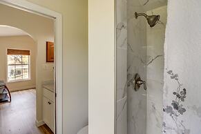 Private Pool & Lake Views: Family Home in Oxford