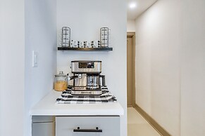 Canal-front Palm Coast Home: Dock & Outdoor Pool!