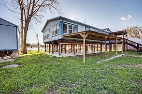 Waterfront Trinity Vacation Rental w/ Hot Tub!