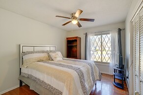 Group-friendly Durham Home 6 Mi to Duke University