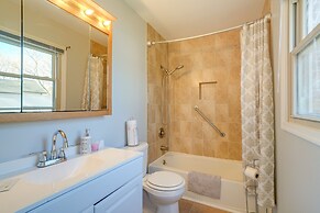 Group-friendly Durham Home 6 Mi to Duke University