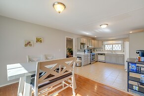 Group-friendly Durham Home 6 Mi to Duke University
