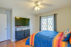 Group-friendly Durham Home 6 Mi to Duke University