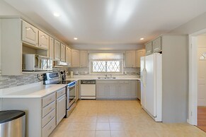 Group-friendly Durham Home 6 Mi to Duke University