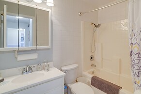 Group-friendly Durham Home 6 Mi to Duke University