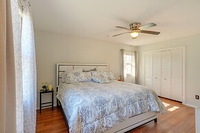 Group-friendly Durham Home 6 Mi to Duke University