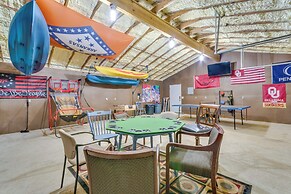 Higden Studio w/ Private Deck < 1 Mi to Lake!