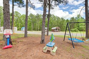 Higden Studio w/ Private Deck < 1 Mi to Lake!