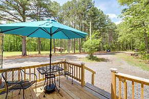 Higden Studio w/ Private Deck < 1 Mi to Lake!