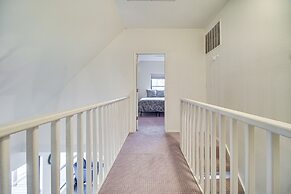 Deck + Kayaks: Grand Lake of the Cherokees Home