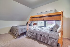 Deck + Kayaks: Grand Lake of the Cherokees Home