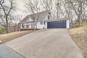 Deck + Kayaks: Grand Lake of the Cherokees Home