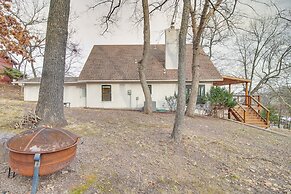 Deck + Kayaks: Grand Lake of the Cherokees Home