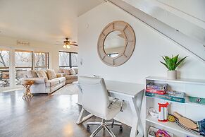 Deck + Kayaks: Grand Lake of the Cherokees Home