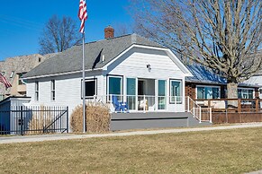 Waterfront Buckeye Lake Home w/ Deck & Dock!