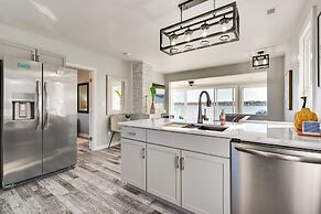 Waterfront Buckeye Lake Home w/ Deck & Dock!