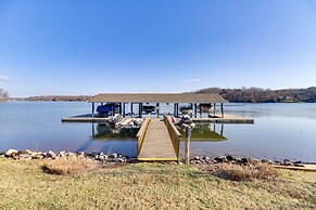 Lakefront Moneta Home w/ Community Boat Dock!