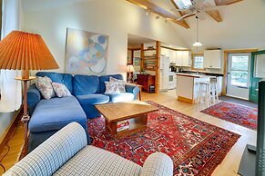 Lakefront Bradford Cottage w/ Dock, Near Skiing!