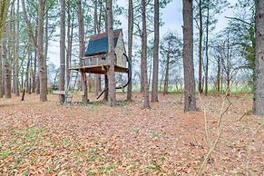 Spacious Trappe Getaway w/ Outdoor Pool & Gazebo!