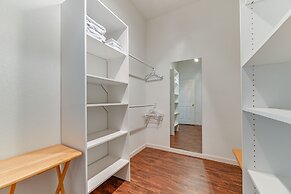 Charming Grants Pass Cottage w/ Patio & Gas Grill!