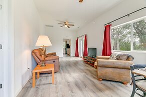 Charming Grants Pass Cottage w/ Patio & Gas Grill!