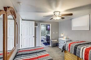 Billings Home w/ Trampoline, Gas Grill & Fire Pit!