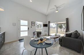 Art Ranch Fredericksburg Home 13 Mi to Main Street