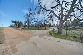 Art Ranch Fredericksburg Home 13 Mi to Main Street