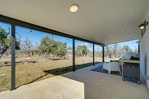 Art Ranch Fredericksburg Home 13 Mi to Main Street