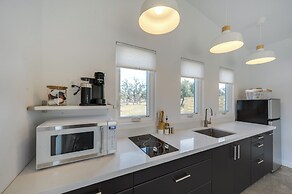 Art Ranch Fredericksburg Getaway 13 Mi to Downtown