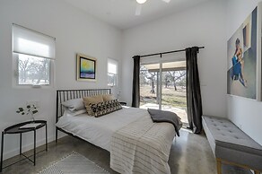 Art Ranch Fredericksburg Getaway 13 Mi to Downtown