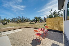 Art Ranch Fredericksburg Getaway 13 Mi to Downtown