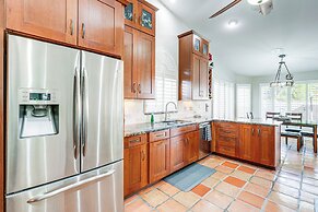 Lovely Gilbert Home w/ Heated Pool: 3 Mi to Dtwn!