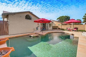 Lovely Gilbert Home w/ Heated Pool: 3 Mi to Dtwn!