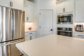 Newly Built Glendale Home: 5 Mi to Westgate!