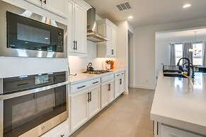 Newly Built Glendale Home: 5 Mi to Westgate!