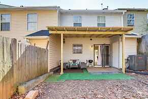 Georgia Townhome - 3 Mi to Stone Mountain Park!