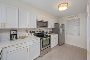 Hd1605 2 Bedroom Condo by RedAwning