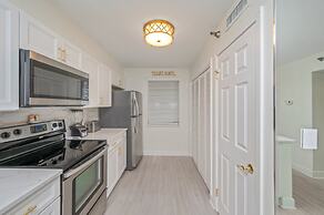 Hd1605 2 Bedroom Condo by RedAwning