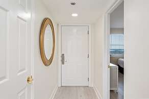 Hd1605 2 Bedroom Condo by RedAwning