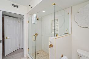 Hd1605 2 Bedroom Condo by RedAwning