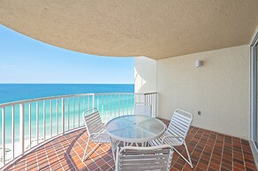 Hd1605 2 Bedroom Condo by RedAwning