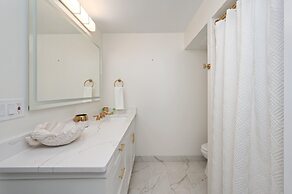 Hd1605 2 Bedroom Condo by RedAwning