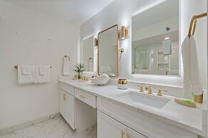 Hd1605 2 Bedroom Condo by RedAwning