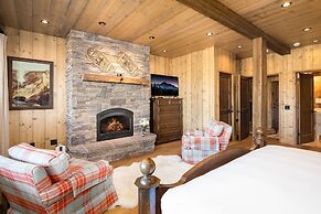 5 Bandit Way 4 Bedroom Home by Moonlight Basin Lodging