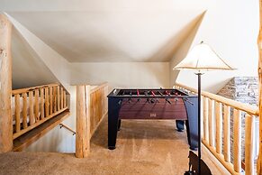 4 Full Moon 4 Bedroom Home by Moonlight Basin Lodging