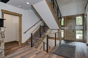 6 Diversion Lane 5 Bedroom Home by Moonlight Basin Lodging