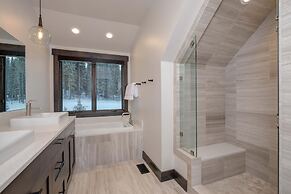 6 Jakes Lane 5 Bedroom Home by Moonlight Basin Lodging