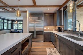 6 Jakes Lane 5 Bedroom Home by Moonlight Basin Lodging