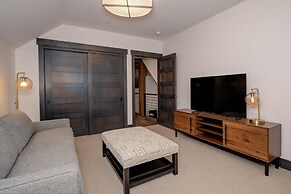 6 Jakes Lane 5 Bedroom Home by Moonlight Basin Lodging